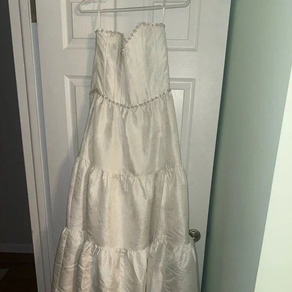 V. Chapman Vivian Dress White Brocade - Picture 3 of 4